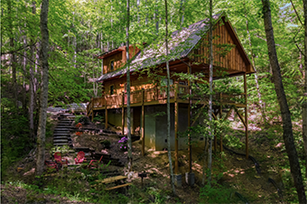 appalachian escape 2 bedroom pet friendly cabin in Bryson City NC by Carolina Mountain Vacations