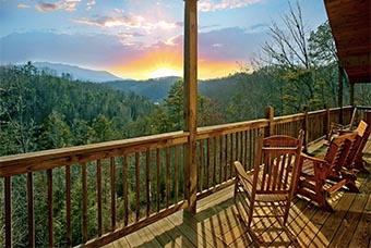 bear hunter 4 bedroom pet friendly cabin Sevierville by Jackson Mountan Homes