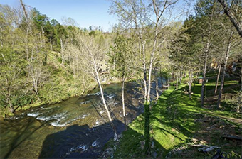 river mist lodge 7 bedroom pet friendly cabin in Gatlinburg by Stony Brook Lodging