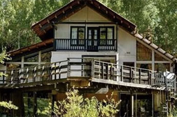 2 bedroom pet friendly cabin in Aspen Co