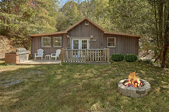 the barn bedroom pet friendly cabin in Sevierville by Cabins USA