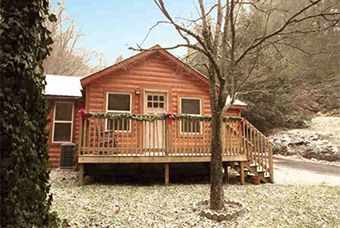 bears den 2 bedroom pet friendly cabin in Townsend TN by Smoky Mountain Cabins