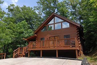 emeralds ridge 2 bedroom pet friendly cabin in Sevierville by Fireside Chalets